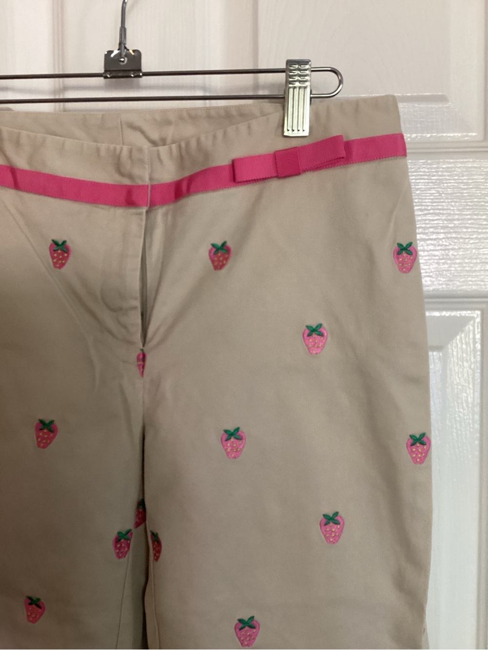 Lilly Pulitzer Beige Pants with Pink Trim and Strawberry Embroidery - Picture 2 of 5